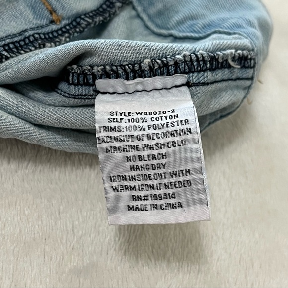 Johnny Was Workshop Embroidered Light Wash Denim Jean Jacket - Picture 13 of 13